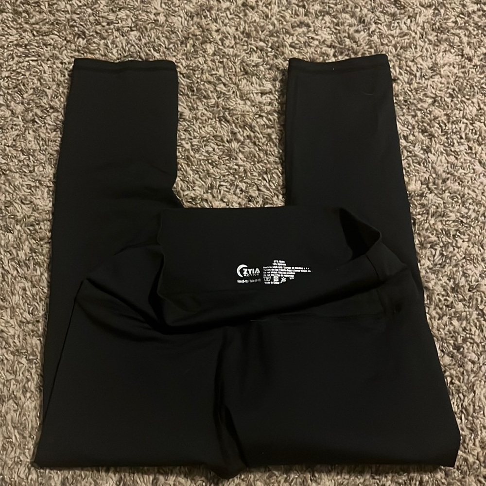 Zyia capri leggings 🤑